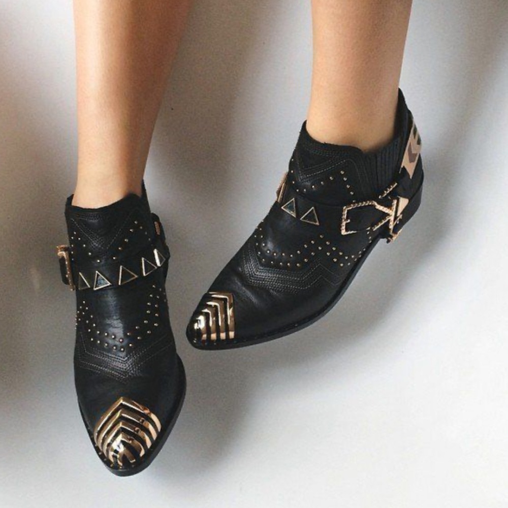 Ivy Kirzhner boots